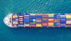 Copersucar realiza primeiro abastecimento de navio porta-contêineres com etanol