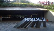 BNDES solicita R$ 7,25 bilhões à Fazenda para ampliar crédito a empresas afetadas por tarifas dos EUA
