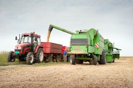 Vendas de máquinas agrícolas caem 15,8% no Brasil, enquanto que importações avançam 42%
