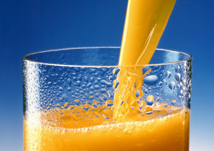Estoques de suco de laranja do Brasil apresentam recomposição em 2025